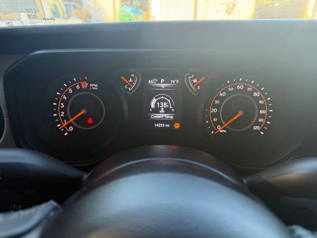 Used 2025 Jeep Gladiator Sport AWD/4WD image 14