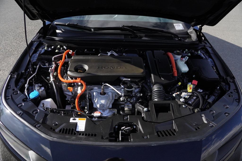Used 2025 Honda Accord Sport image 39