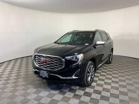 Used 2018 GMC Terrain Denali w/ Advanced Safety Package AWD/4WD image 5