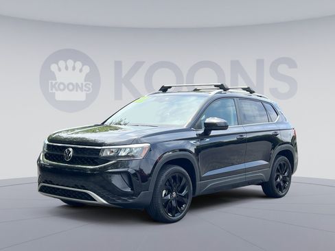 Used 2022 Volkswagen Taos SE AWD/4WD image 1