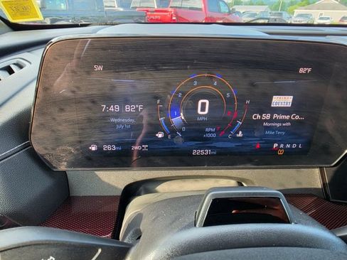 Used 2024 Chevrolet Traverse Z71 w/ Enhanced Driving Package AWD/4WD image 18