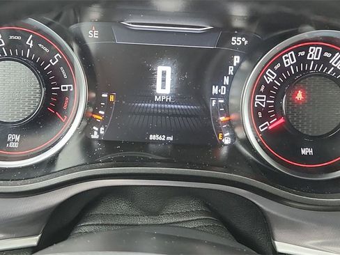 Used 2019 Dodge Challenger SXT image 19