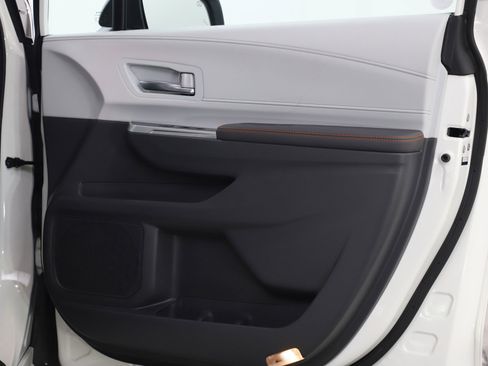 Used 2024 Toyota Sienna XSE image 12