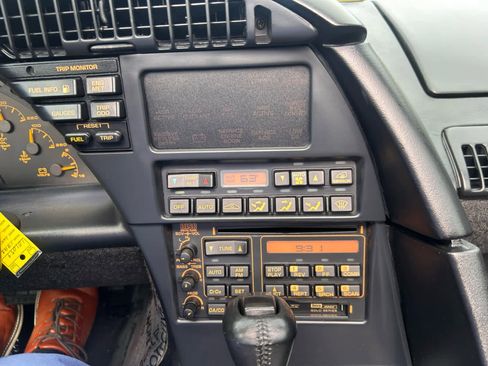 Used 1993 Chevrolet Corvette Convertible RWD image 16