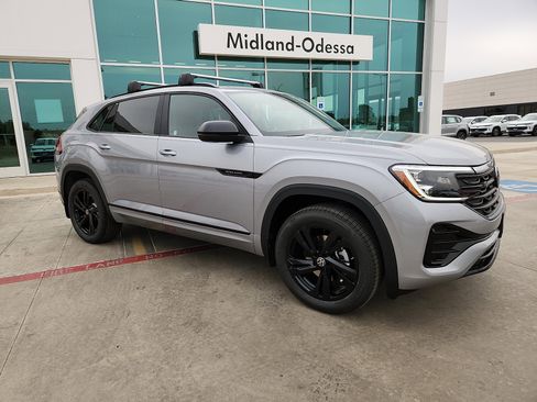 New 2026 Volkswagen Atlas Cross Sport SEL R-Line image 8