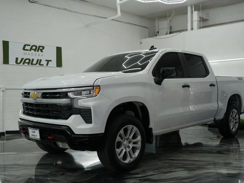 Used 2023 Chevrolet Silverado 1500 LT Trail Boss w/ Protection Package AWD/4WD image 2