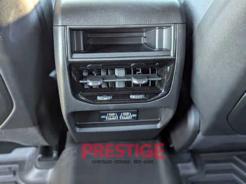 Used 2024 Jeep Grand Cherokee Laredo AWD/4WD image 27