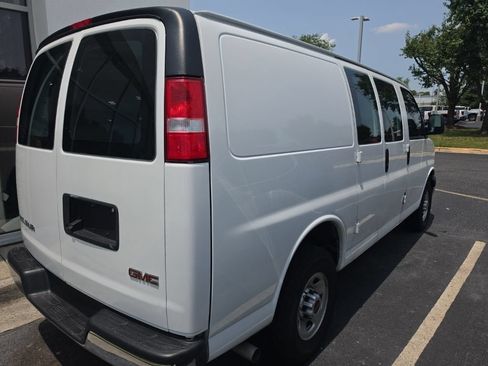 Used 2024 GMC Savana 2500 w/ Driver Convenience Package RWD image 10