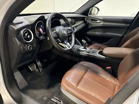 Used 2022 Alfa Romeo Stelvio Ti w/ Active Assist Plus Package AWD/4WD image 34