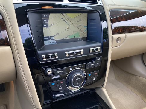 Used 2014 Jaguar XK Convertible image 22