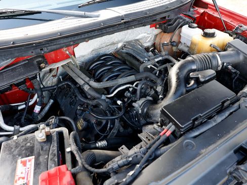 Used 2012 Ford F150 XLT w/ XLT Chrome Pkg image 39