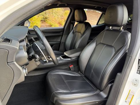 Used 2022 Alfa Romeo Stelvio Sprint image 12