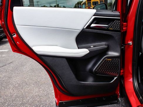 New 2025 Mitsubishi Outlander SE AWD/4WD image 11
