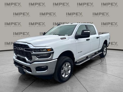 Used 2026 RAM 2500 Big Horn AWD/4WD image 1