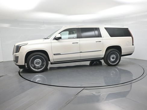 Used 2015 Cadillac Escalade ESV Platinum image 31