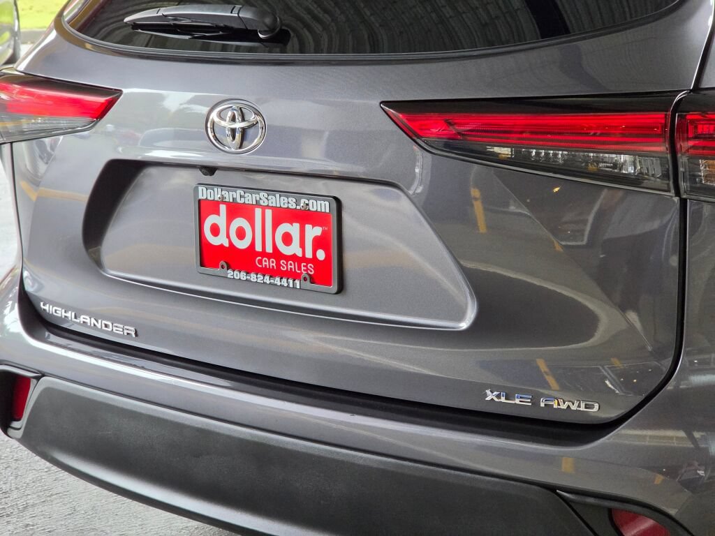 Used 2023 Toyota Highlander XLE AWD/4WD image 14