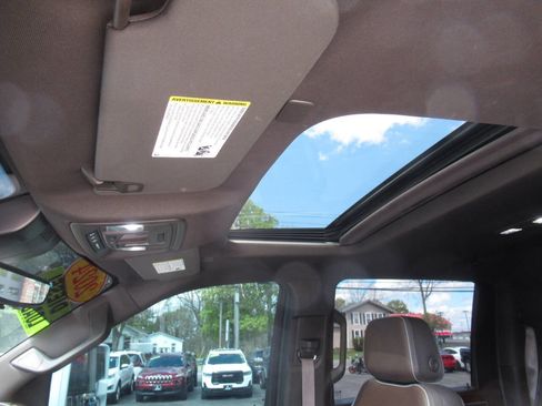 Used 2024 GMC Sierra 2500 Denali w/ Denali Reserve Package AWD/4WD image 45