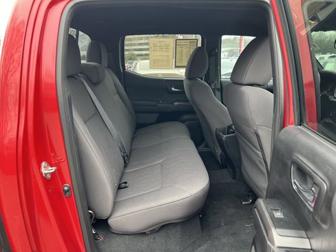 Used 2019 Toyota Tacoma TRD Off-Road image 46