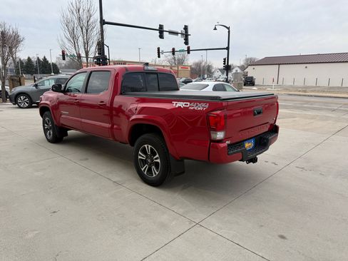 Used 2016 Toyota Tacoma SR5 image 4