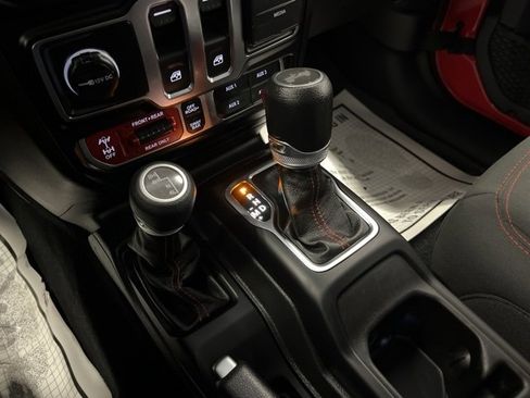 Used 2023 Jeep Wrangler Rubicon w/ Cold Weather Group image 19