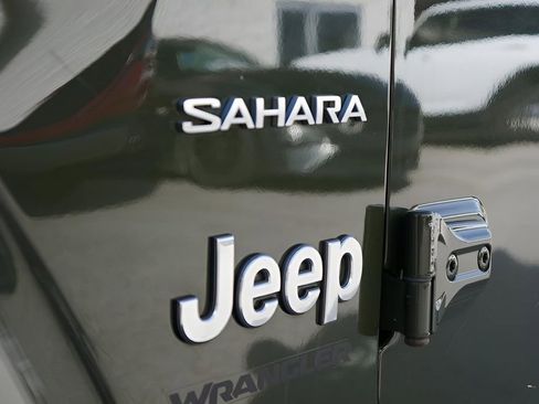 Used 2023 Jeep Wrangler Sahara image 6