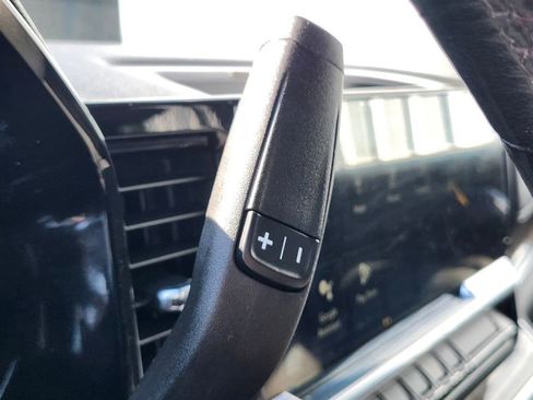 Used 2022 Chevrolet Silverado 1500 LT AWD/4WD image 24