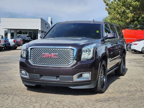 Used 2015 GMC Yukon XL Denali w/ Premium Package AWD/4WD image 4