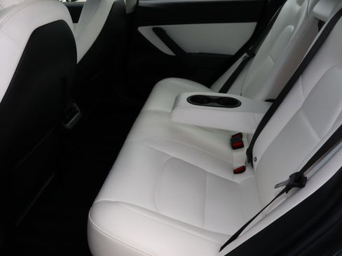 Used 2018 Tesla Model 3 Long Range image 19