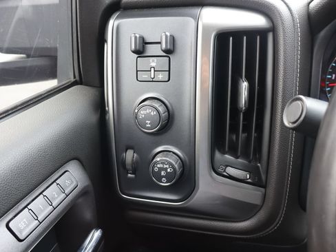 Used 2018 Chevrolet Silverado 1500 LTZ w/ Sport Package AWD/4WD image 13