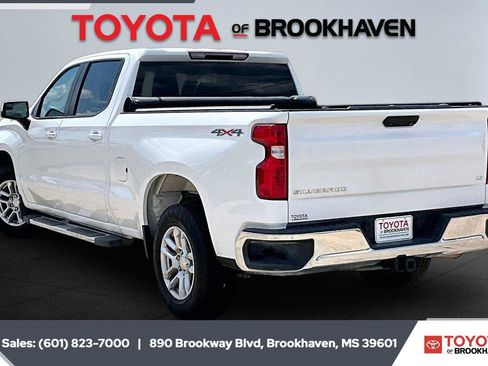 Used 2023 Chevrolet Silverado 1500 LT AWD/4WD image 2