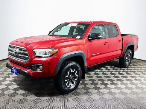 Certified 2016 Toyota Tacoma SR5 RWD image 4