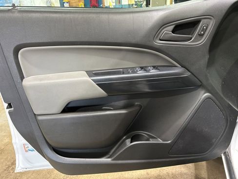 Used 2022 Chevrolet Colorado W/T AWD/4WD image 14