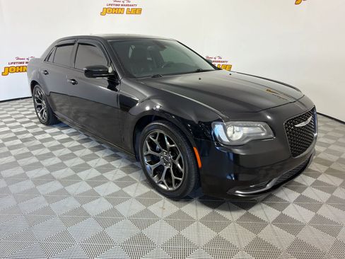 Used 2016 Chrysler 300 S w/ Light Group RWD image 8