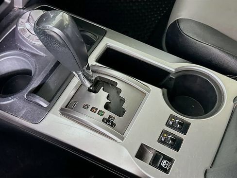 Used 2018 Toyota 4Runner SR5 Premium image 18