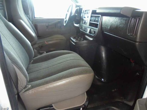 Used 2021 GMC Savana 2500 w/ Driver Convenience Package image 8