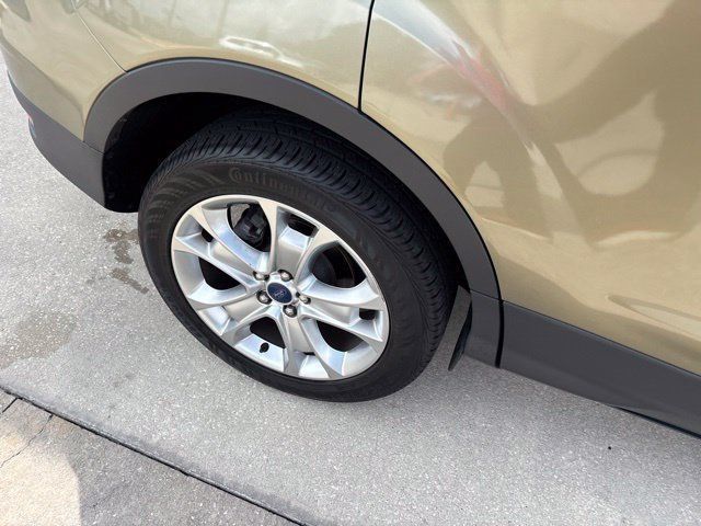 Used 2013 Ford Escape SEL FWD image 2