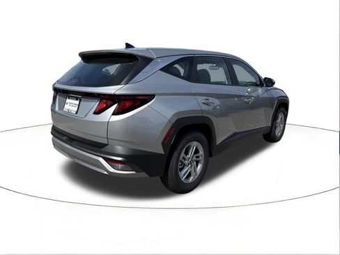 New 2026 Hyundai Tucson SE FWD image 3