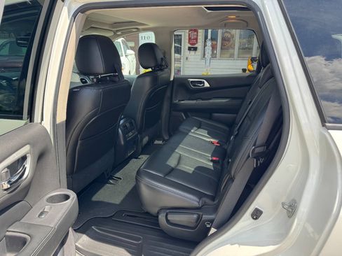 Used 2017 Nissan Pathfinder SL w/ SL Premium Package AWD/4WD image 14