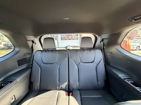 Used 2026 Lexus TX 500h AWD w/ Technology Package image 22