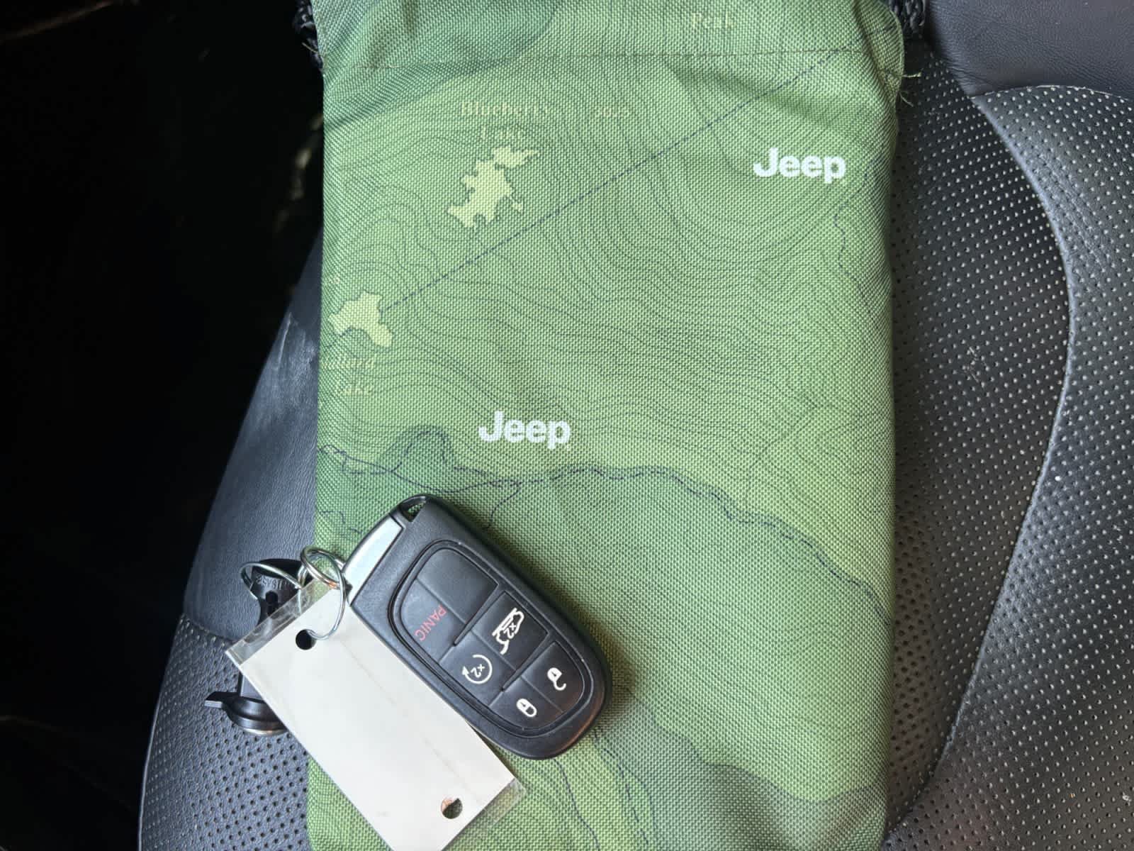 Used 2019 Jeep Cherokee Limited AWD/4WD image 12