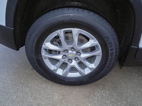 Used 2021 Chevrolet Traverse LS image 38