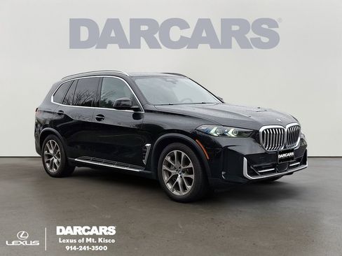 Used 2024 BMW X5 xDrive50e image 1
