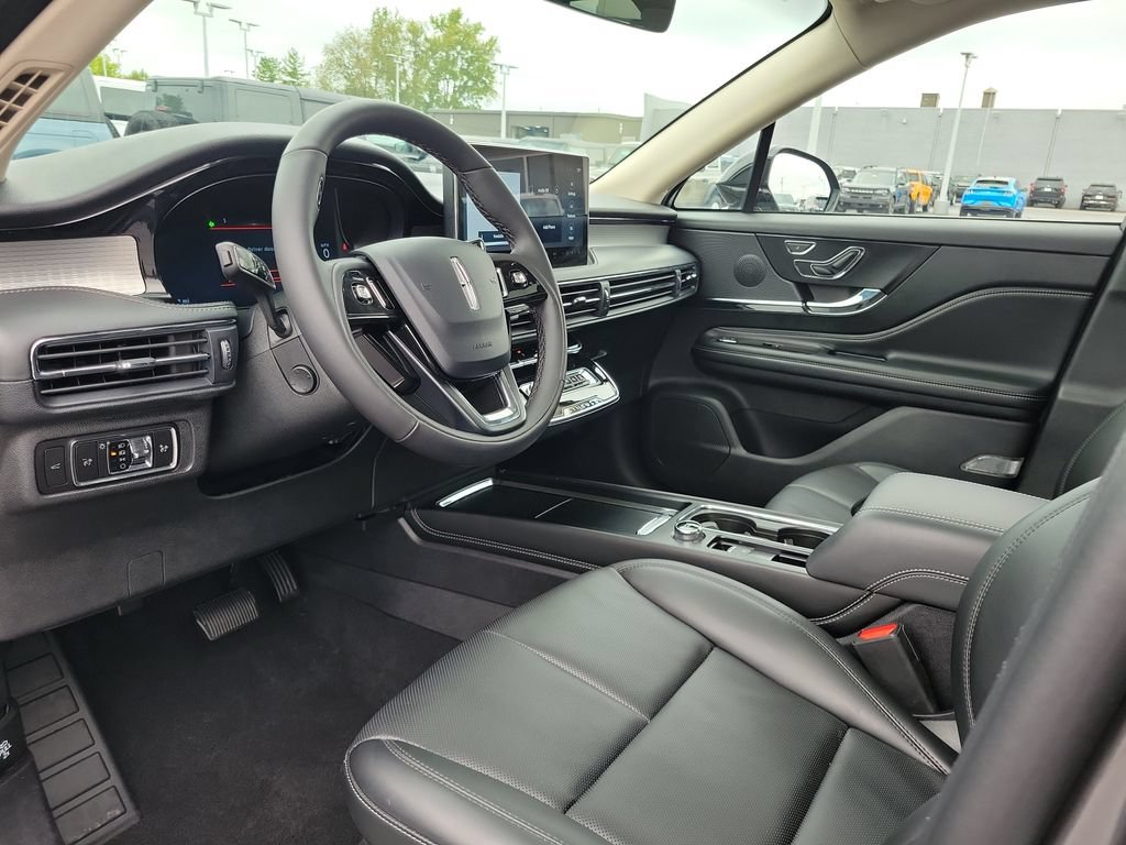 Certified 2023 Lincoln Corsair AWD w/ Equipment Group 101A image 21