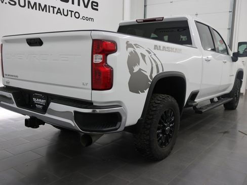 Used 2023 Chevrolet Silverado 2500 LT w/ Convenience Package AWD/4WD image 4