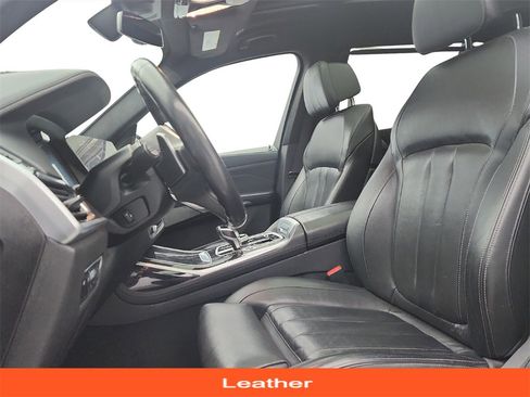 Used 2020 BMW X7 M50i image 13