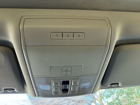 Used 2018 Volkswagen Atlas Launch Edition image 30