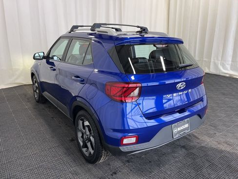 Used 2022 Hyundai Venue Limited image 32