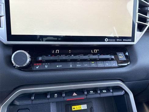 Used 2023 Toyota Tundra Limited image 21