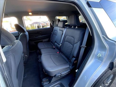 Used 2025 Nissan Pathfinder SV image 23