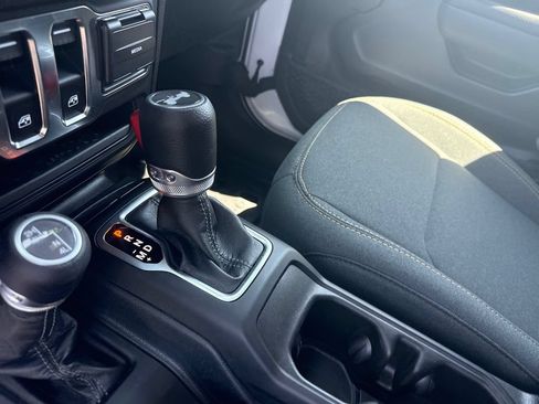 Used 2025 Jeep Wrangler Sport AWD/4WD image 34